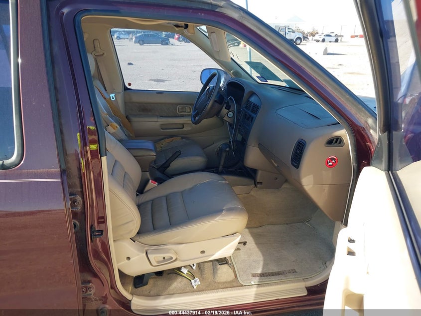 1997 Nissan Pathfinder Le/Xe