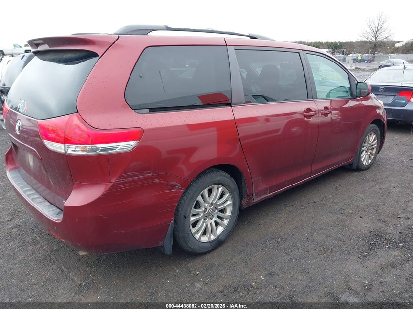 2011 Toyota Sienna Xle V6