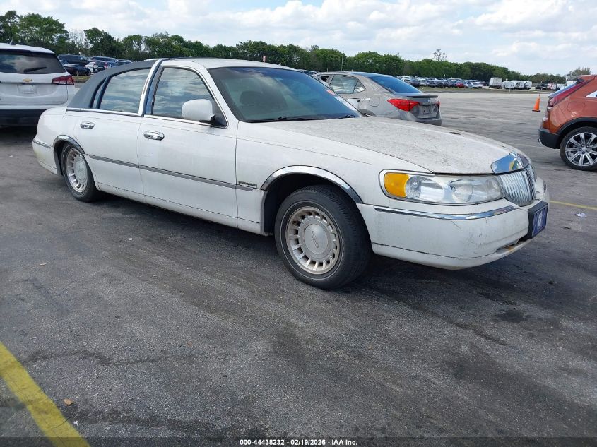 2001 Lincoln Town Car Executive