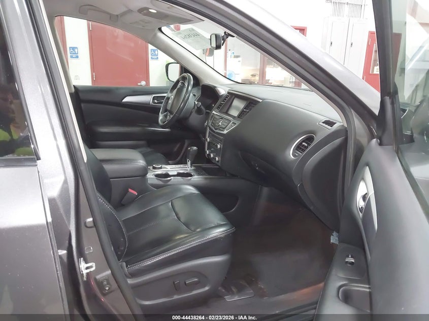 2017 Nissan Pathfinder Sl