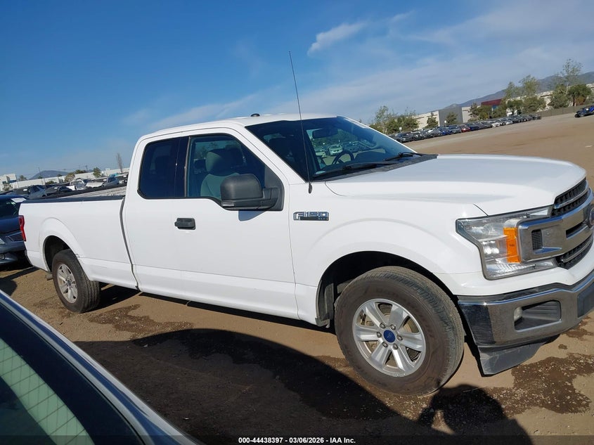 VIN 1FTEX1CP9JKE37551 2018 FORD F-150 XLT