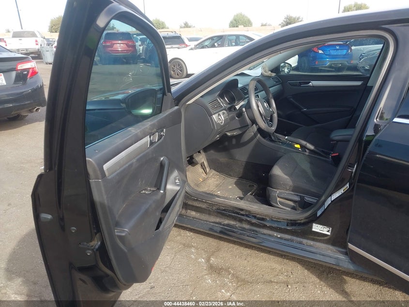 2016 Volkswagen Passat 1.8T S