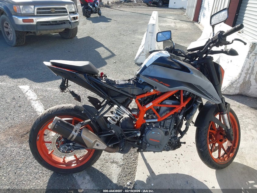 2021 Ktm 390 Duke VIN: MD2JPJ409MC244857 Lot: 44438507