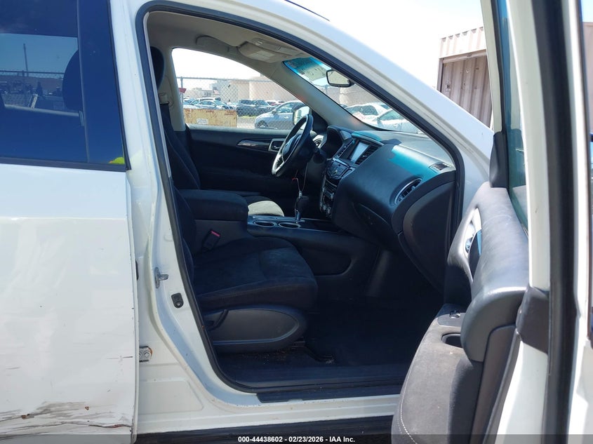 2016 NISSAN PATHFINDER auction photo 5