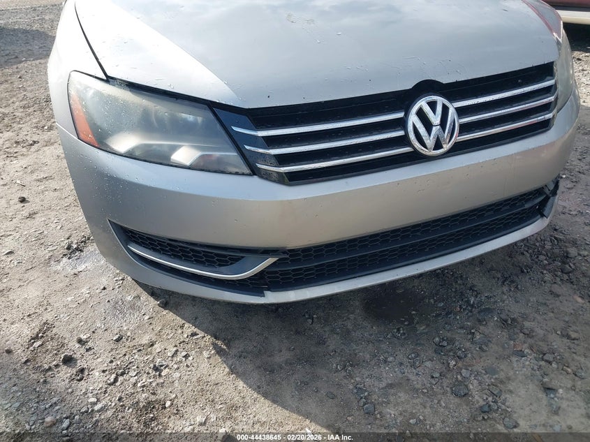 2012 Volkswagen Passat 2.5 2.5L S silver Lot 111044438645 Vin 1VWAH7A36CC082122