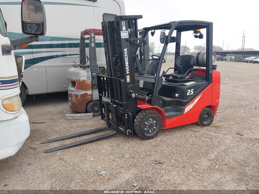 Vin: 0000000011bb01077, lot: 44935369, equipment forklift 20232