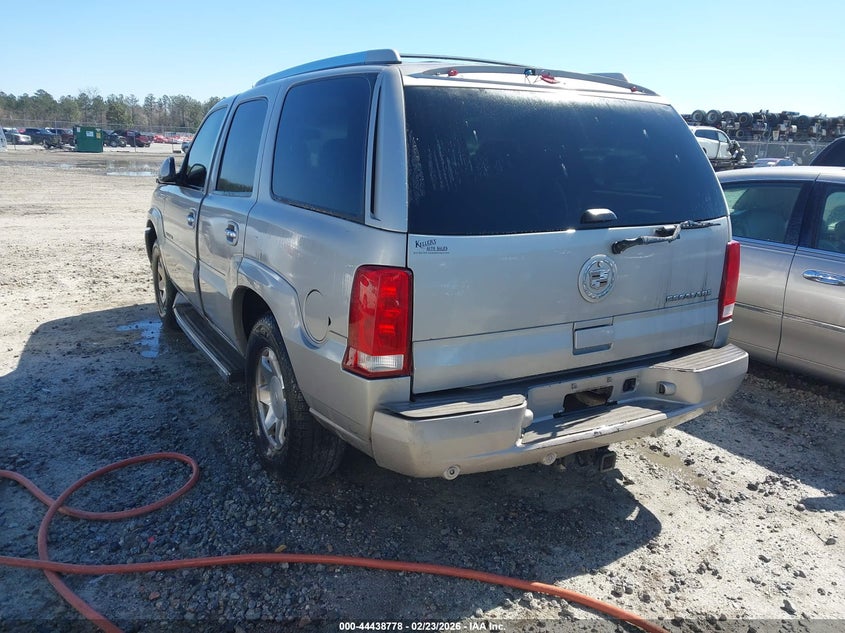 2005 Cadillac Escalade Standard