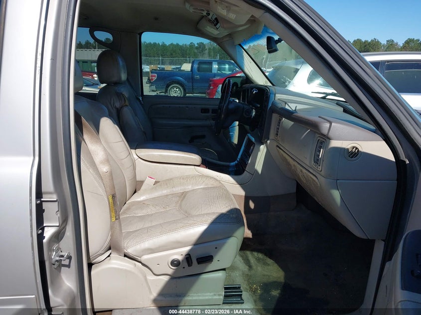 2005 Cadillac Escalade Standard