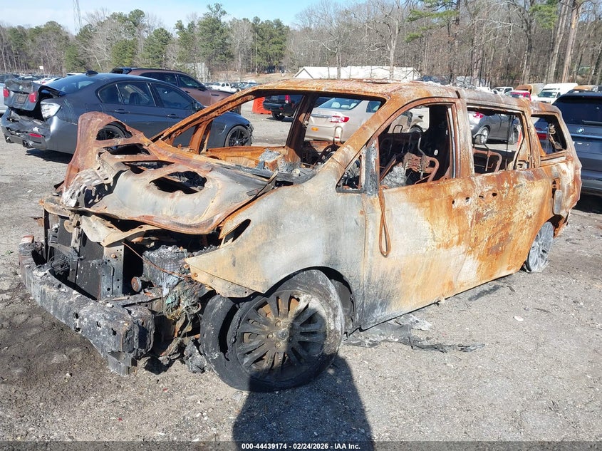 2020 Toyota Sienna Xle