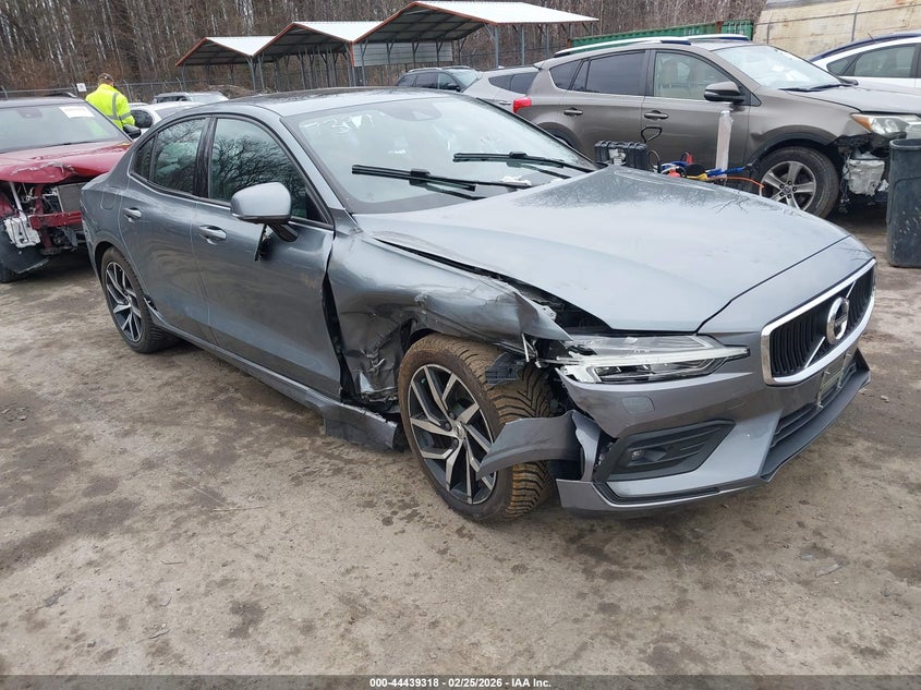 2020 Volvo S60 T5 Momentum