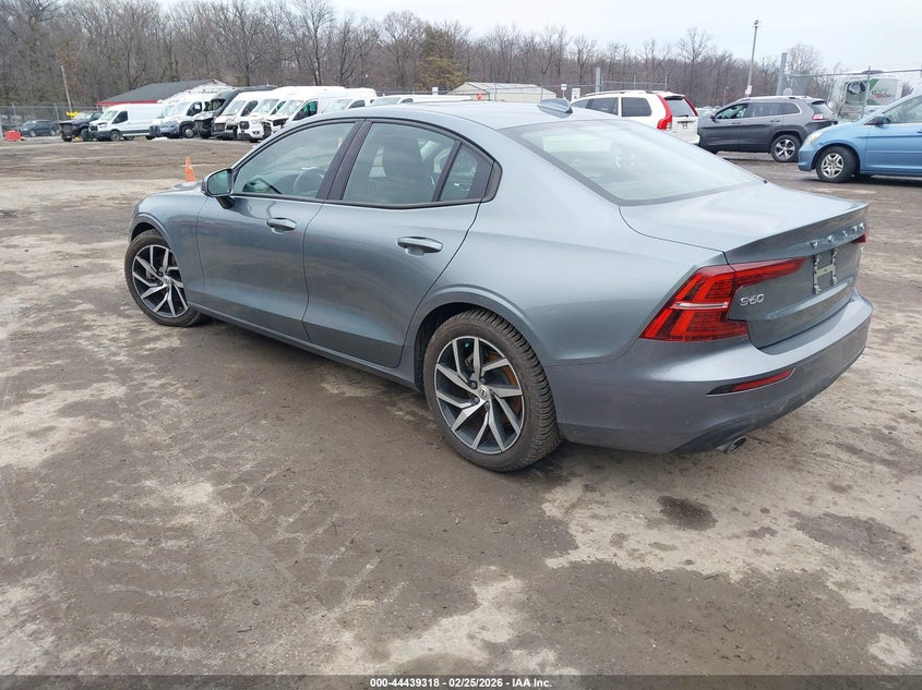 2020 Volvo S60 T5 Momentum