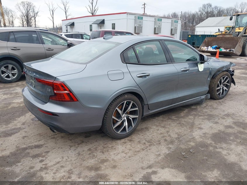 2020 Volvo S60 T5 Momentum