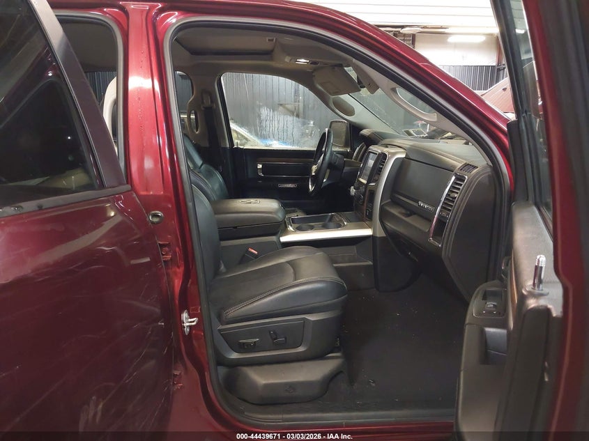 2017 Ram 1500 Laramie 4X4 5'7 Box