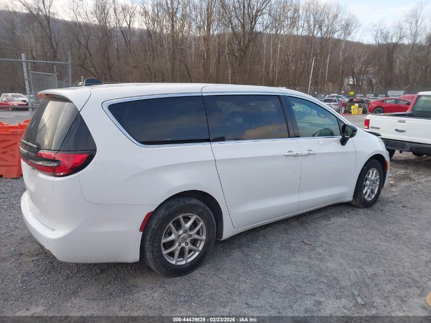 2025 Chrysler Pacifica Select