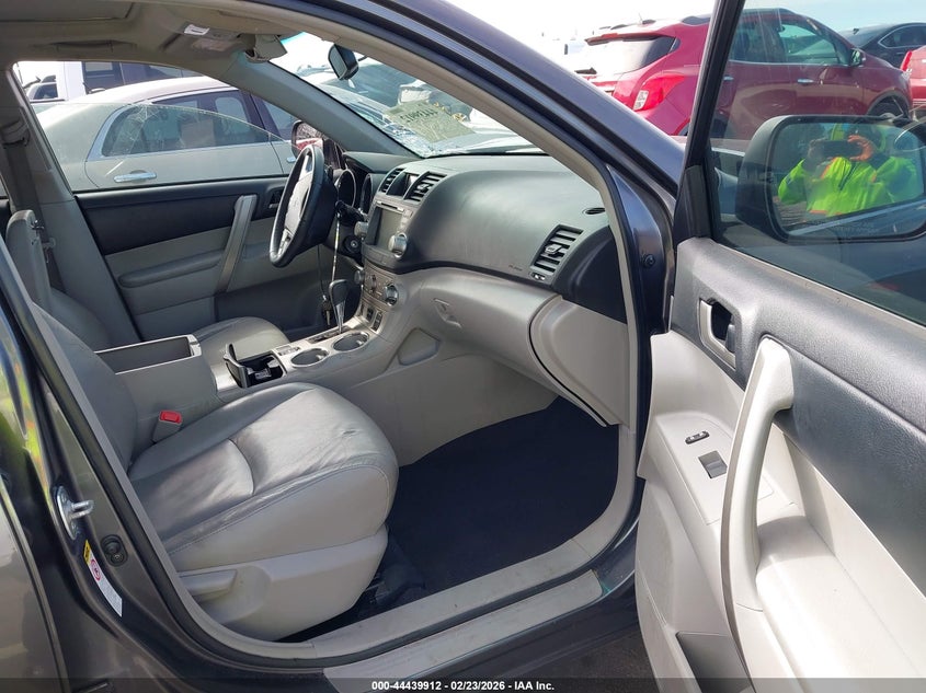 2012 Toyota Highlander Se