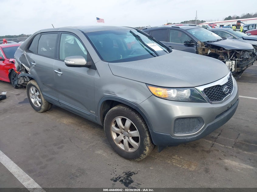2013 KIA SORENTO LX