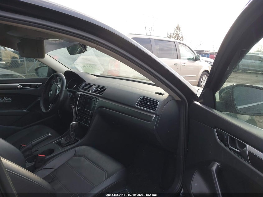 2017 Volkswagen Passat 1.8T R-Line