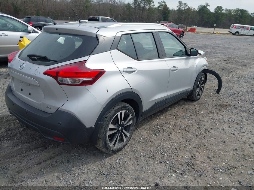 2020 Nissan Kicks Sv Xtronic Cvt