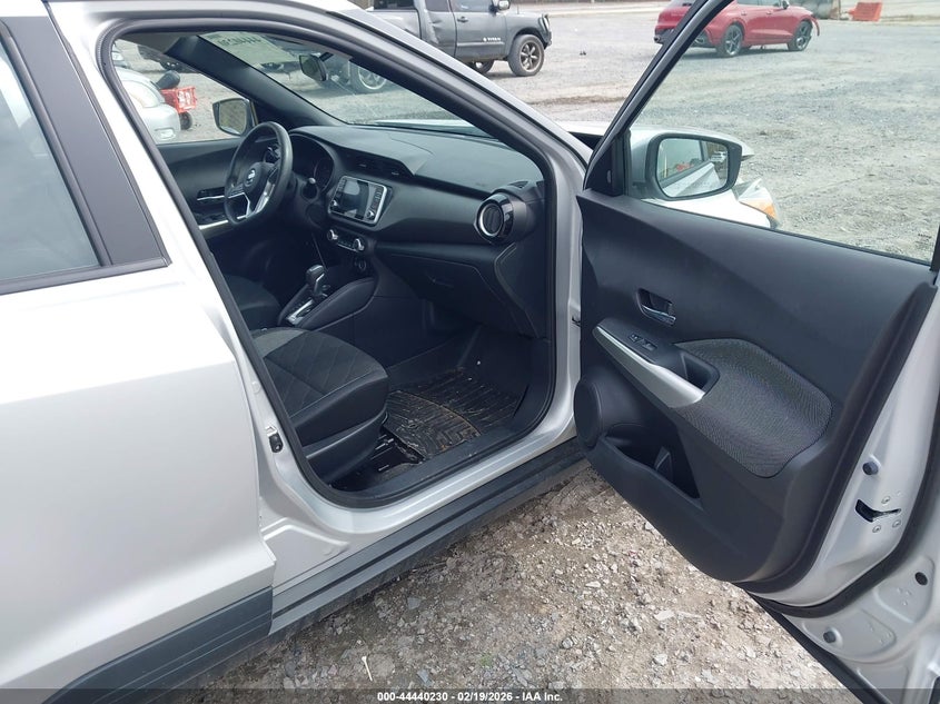 2020 Nissan Kicks Sv Xtronic Cvt