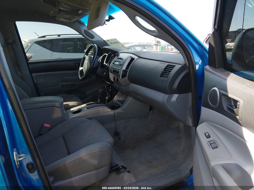 2006 Toyota Tacoma Base V6