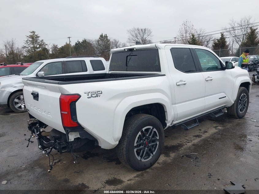 VIN 3TMLB5JN9RM024323 2024 TOYOTA TACOMA TRD SPORT