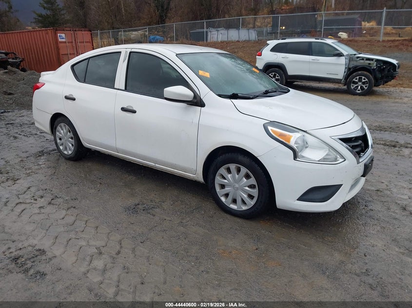 2018 Nissan Versa 1.6 S+