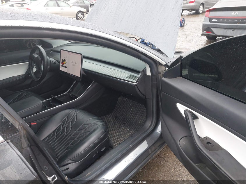 2019 Tesla Model 3 Long Range/Performance