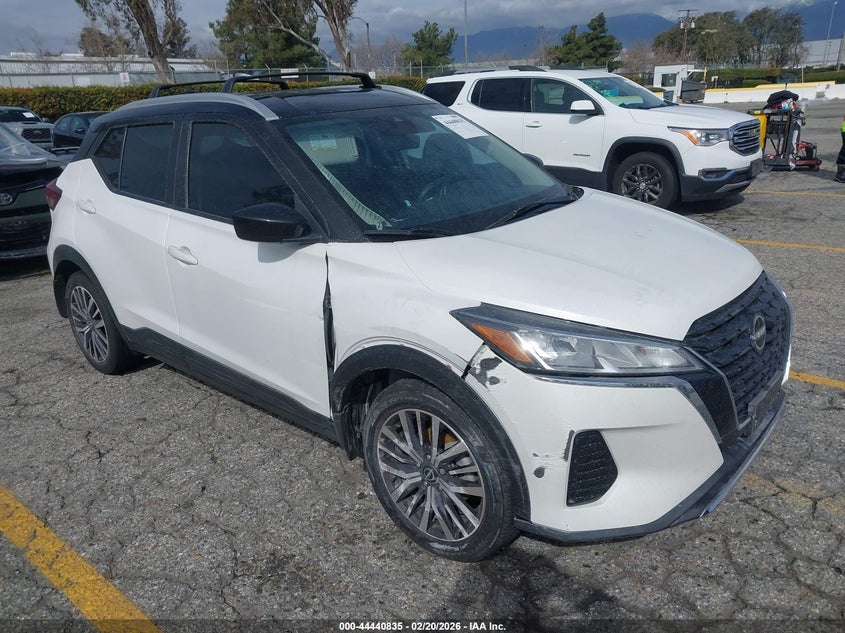 2022 Nissan Kicks Sv Xtronic Cvt