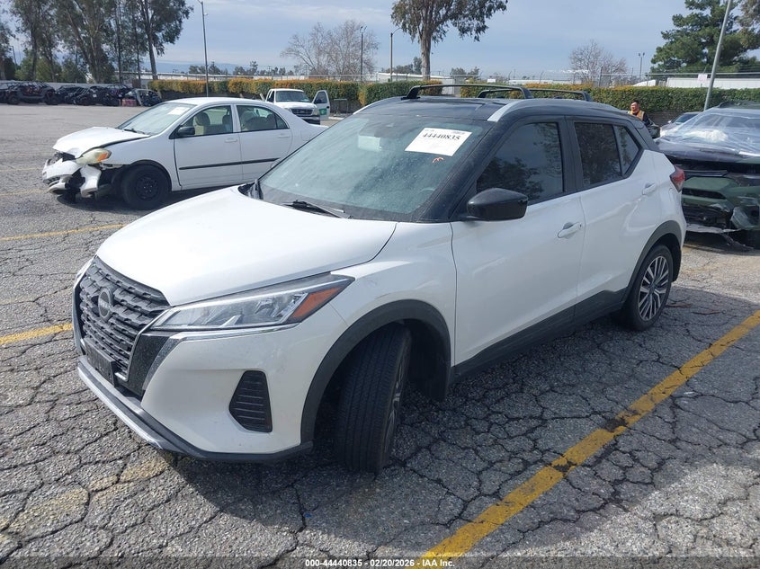 2022 Nissan Kicks Sv Xtronic Cvt