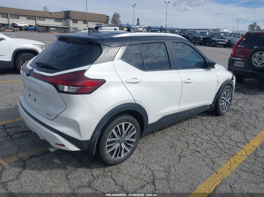2022 Nissan Kicks Sv Xtronic Cvt