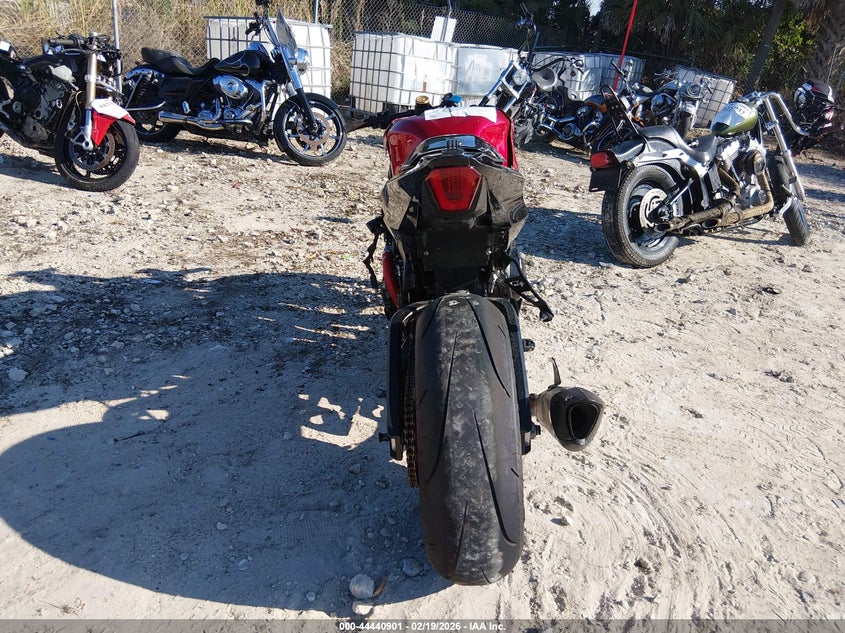 2025 Suzuki Gsx-R1000 VIN: JS1DM11B5S7100059 Lot: 44440901