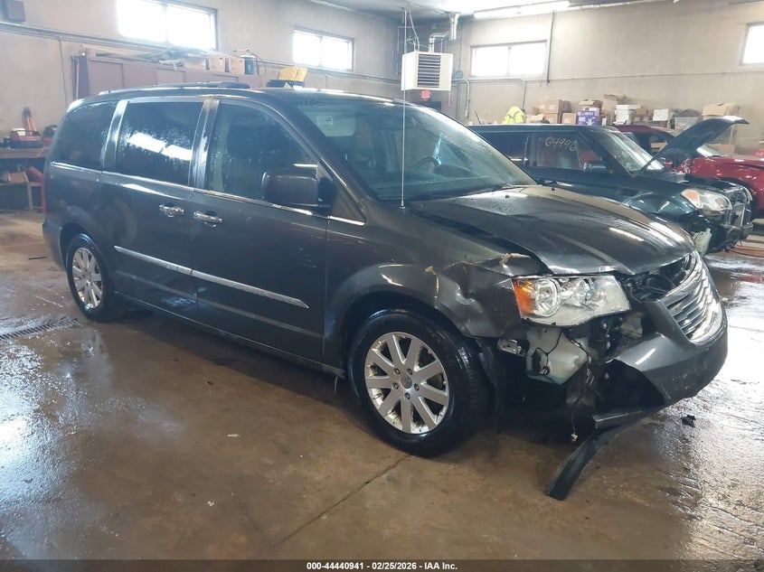 2016 Chrysler Town & Country Touring
