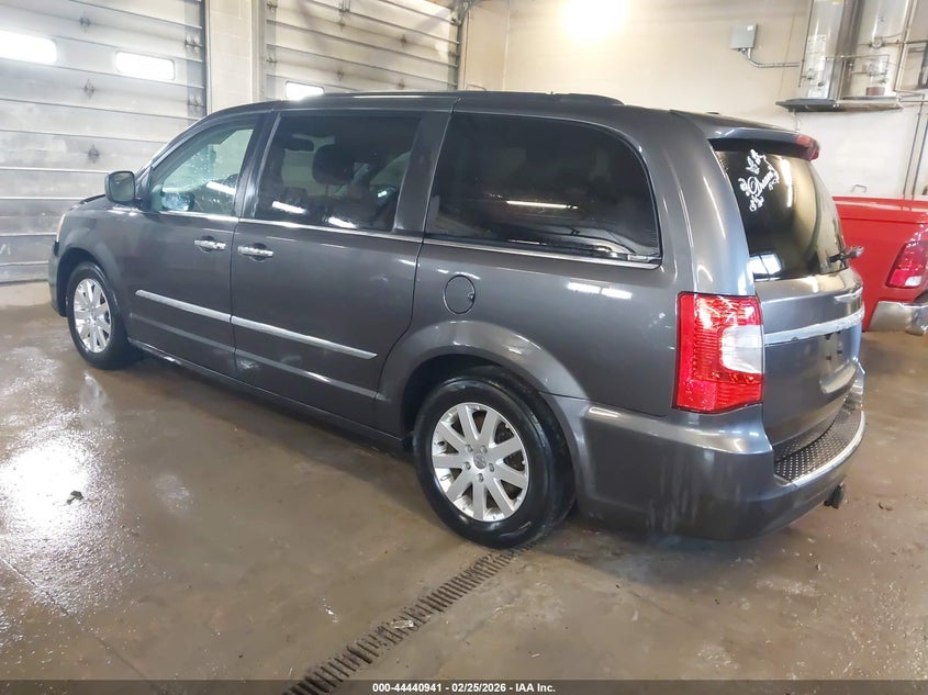2016 Chrysler Town & Country Touring