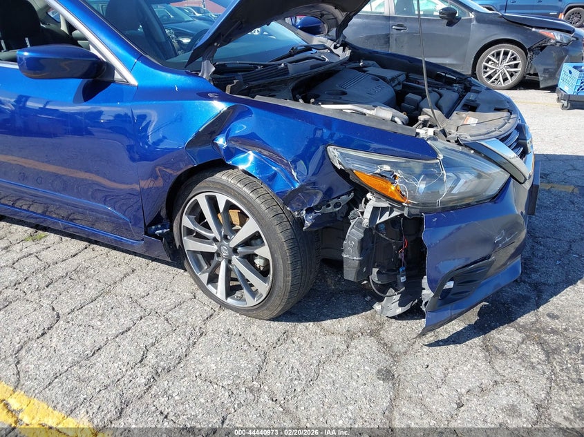 VIN 1N4AL3AP4HN319222 2017 NISSAN ALTIMA 2.5 SR