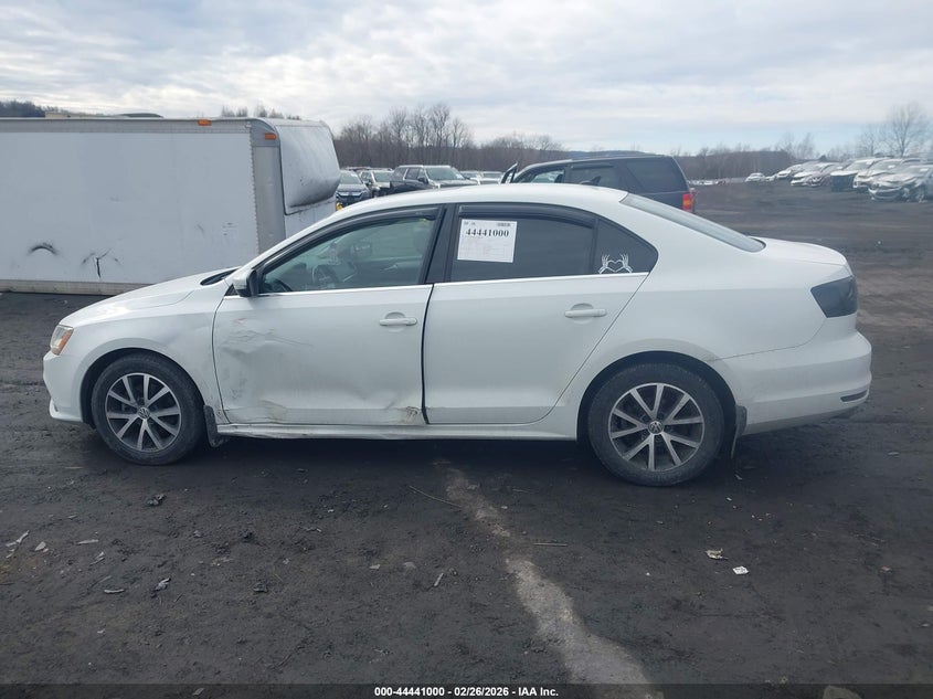 2017 Volkswagen Jetta 1.4 1.4T Se white Lot 111044441000 Vin 3VWDB7AJ9HM359879