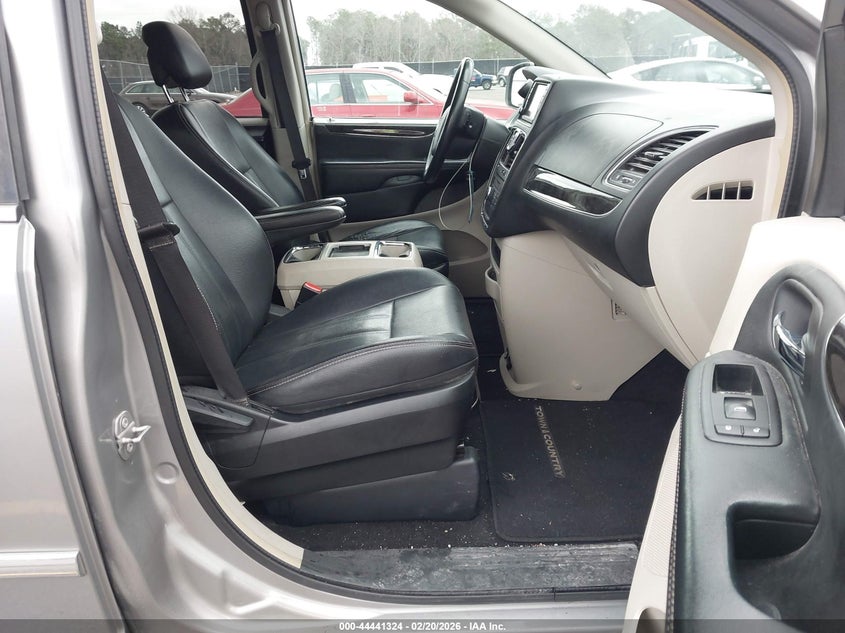 2015 Chrysler Town & Country Touring