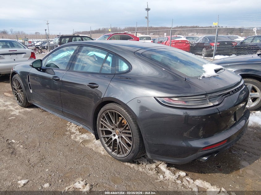 2022 Porsche Panamera 4/4 Platinum Edition/Platinum Edition