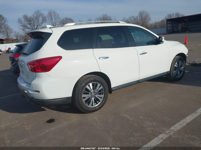 2019 Nissan Pathfinder Sv
