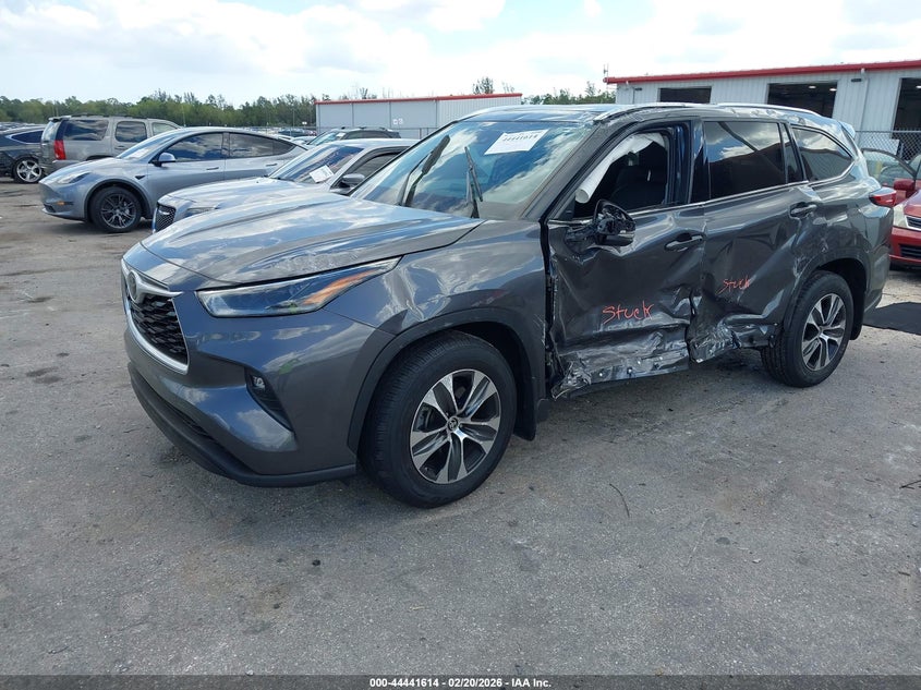 2021 Toyota Highlander Xle