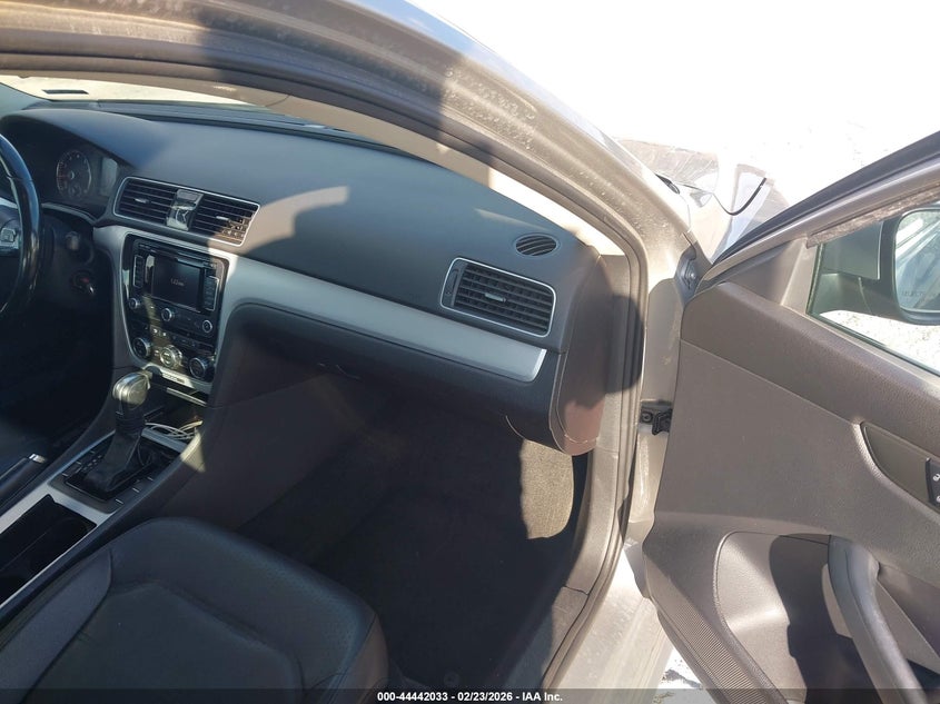 2012 Volkswagen Passat 2.5L Se