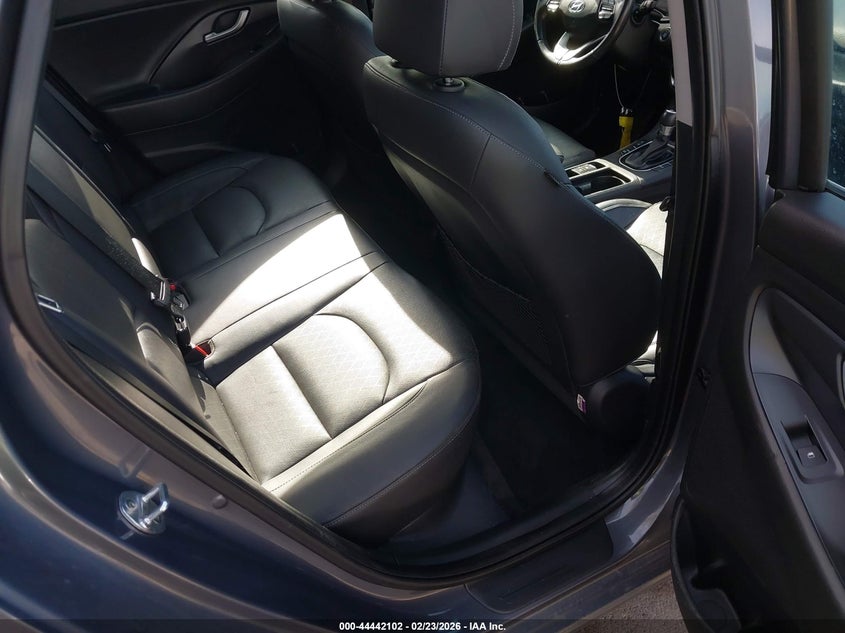 VIN KMHH35LE5JU040689 2018 HYUNDAI ELANTRA GT