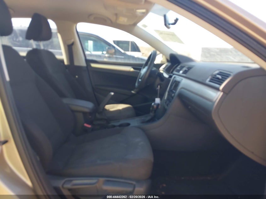 2016 Volkswagen Passat 1.8T S