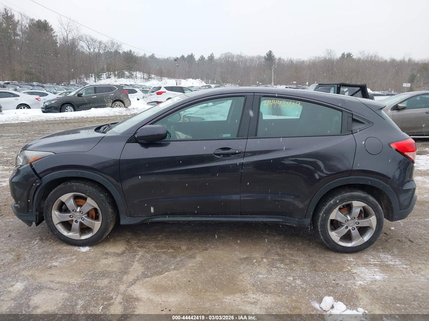 VIN 3CZRU6H32JM728392 2018 HONDA HR-V LX