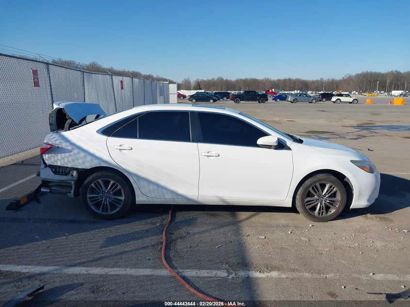TOYOTA CAMRY - zdjęcie 14