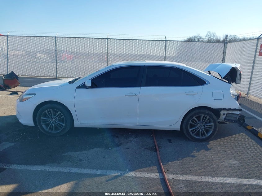 TOYOTA CAMRY - zdjęcie 15