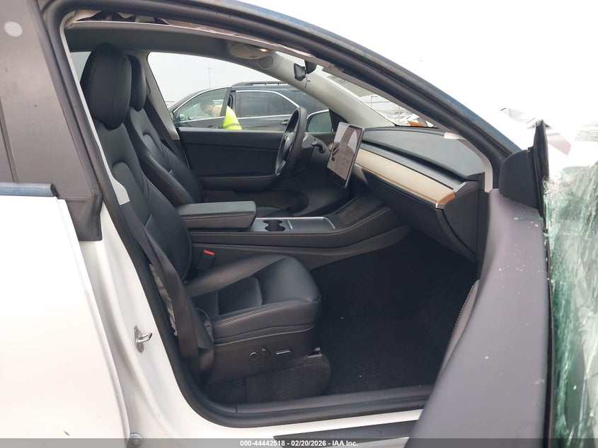 2021 Tesla Model Y Performance Dual Motor All-Wheel Drive/Standard Range Rear-Wheel Drive