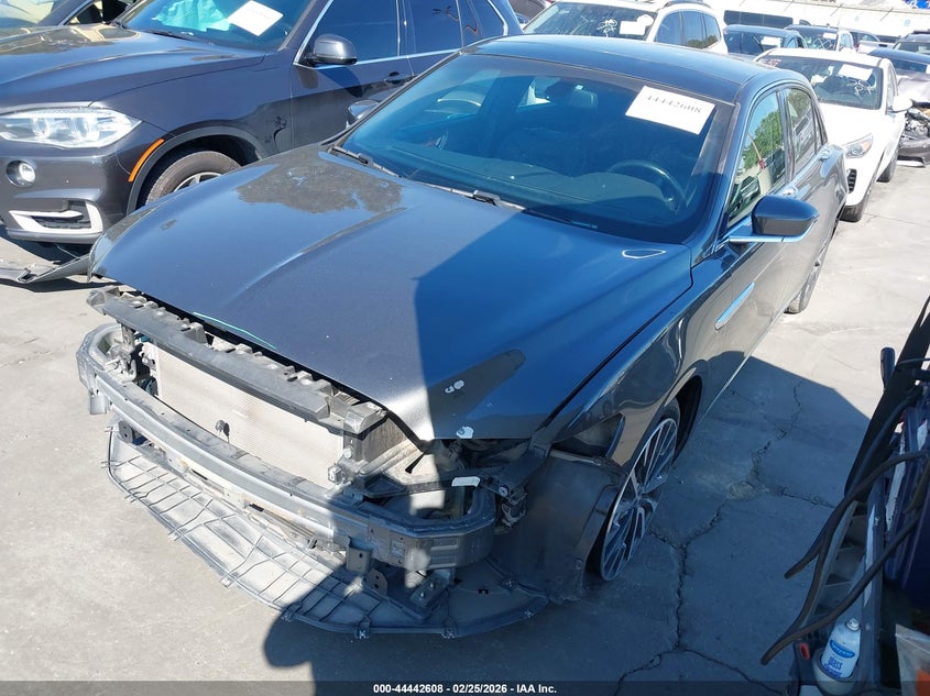 2017 Lincoln Continental Select