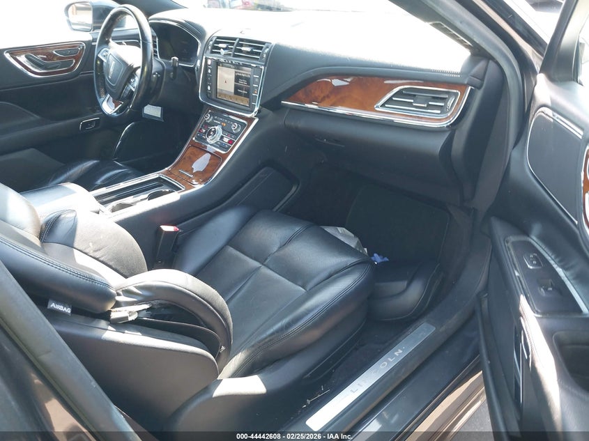 2017 Lincoln Continental Select