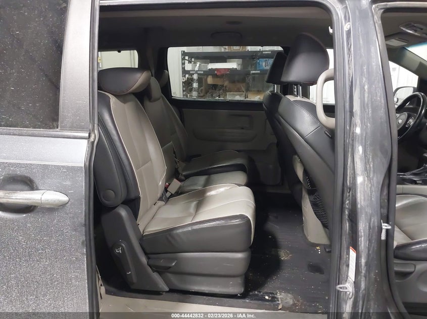 VIN KNDMB5C1XH6269418 2017 KIA SEDONA LX