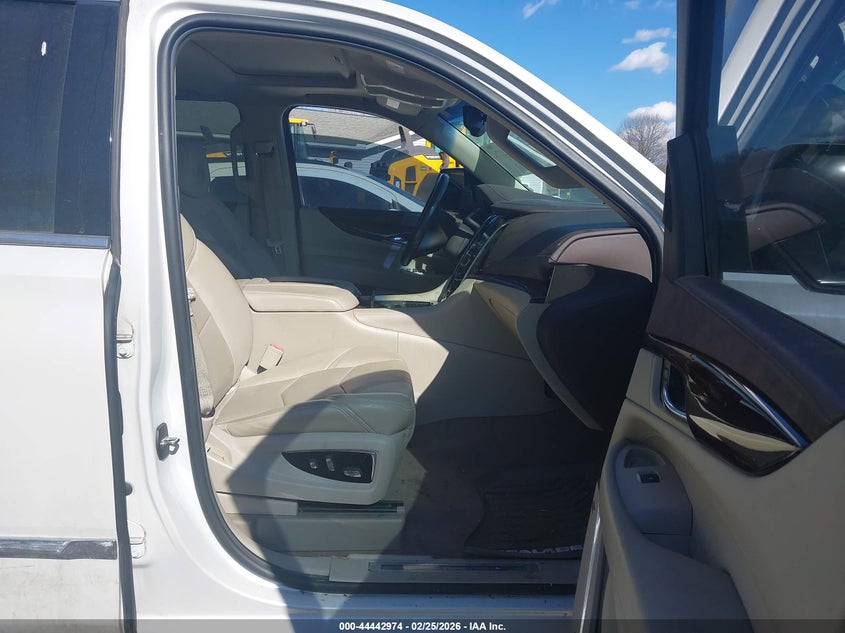 2016 Cadillac Escalade Luxury Collection